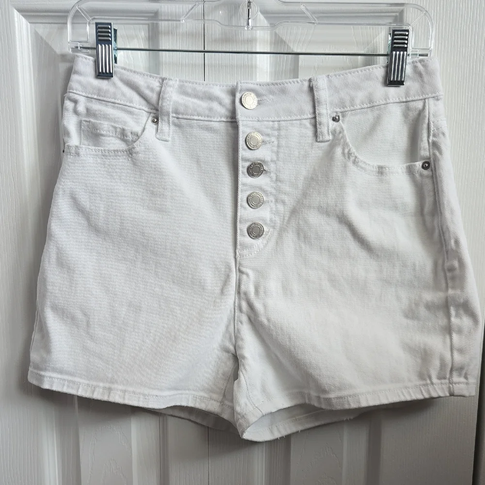Time and Tru | High Rise Shorts White - Picture 1 of 4